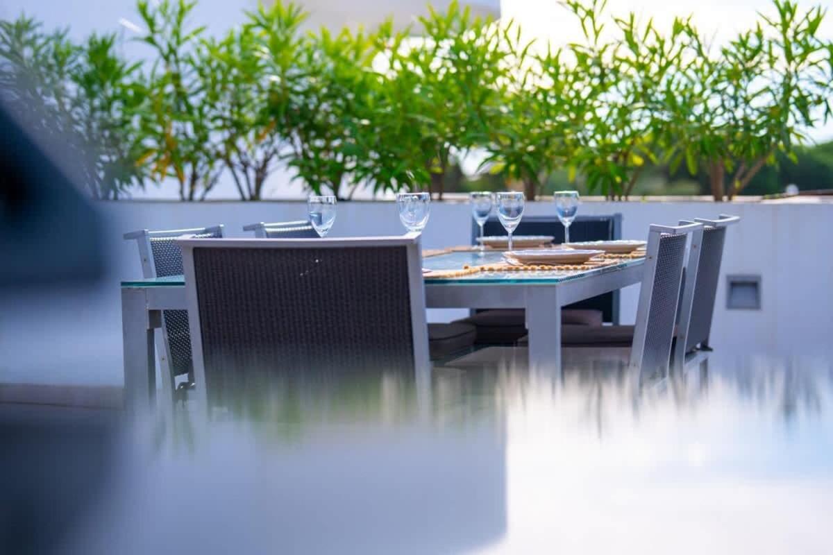 דירות מארבלה Seaside Elegance With Sea View מראה חיצוני תמונה