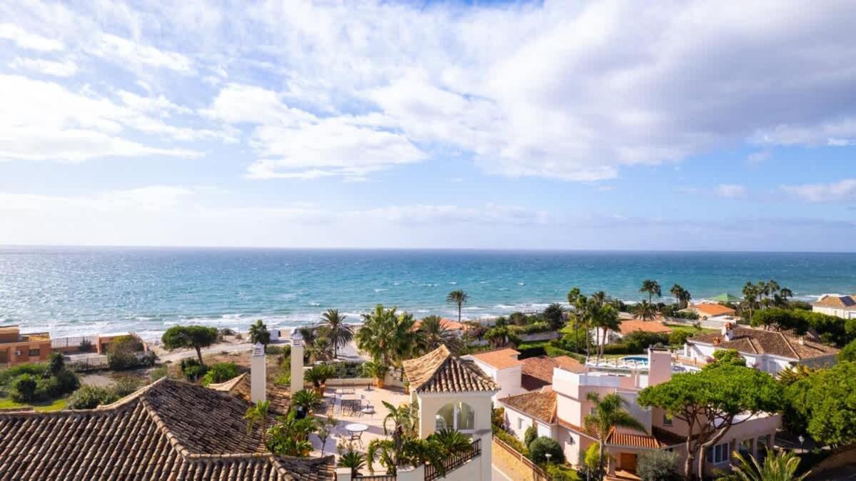 דירות מארבלה Seaside Elegance With Sea View מראה חיצוני תמונה