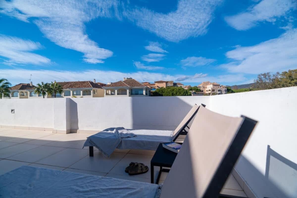 דירות מארבלה Seaside Elegance With Sea View מראה חיצוני תמונה