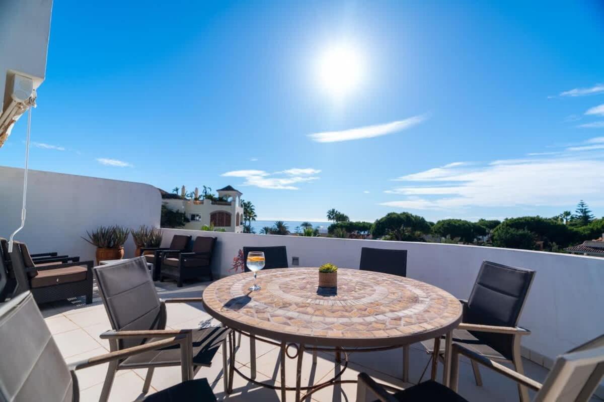 דירות מארבלה Seaside Elegance With Sea View מראה חיצוני תמונה
