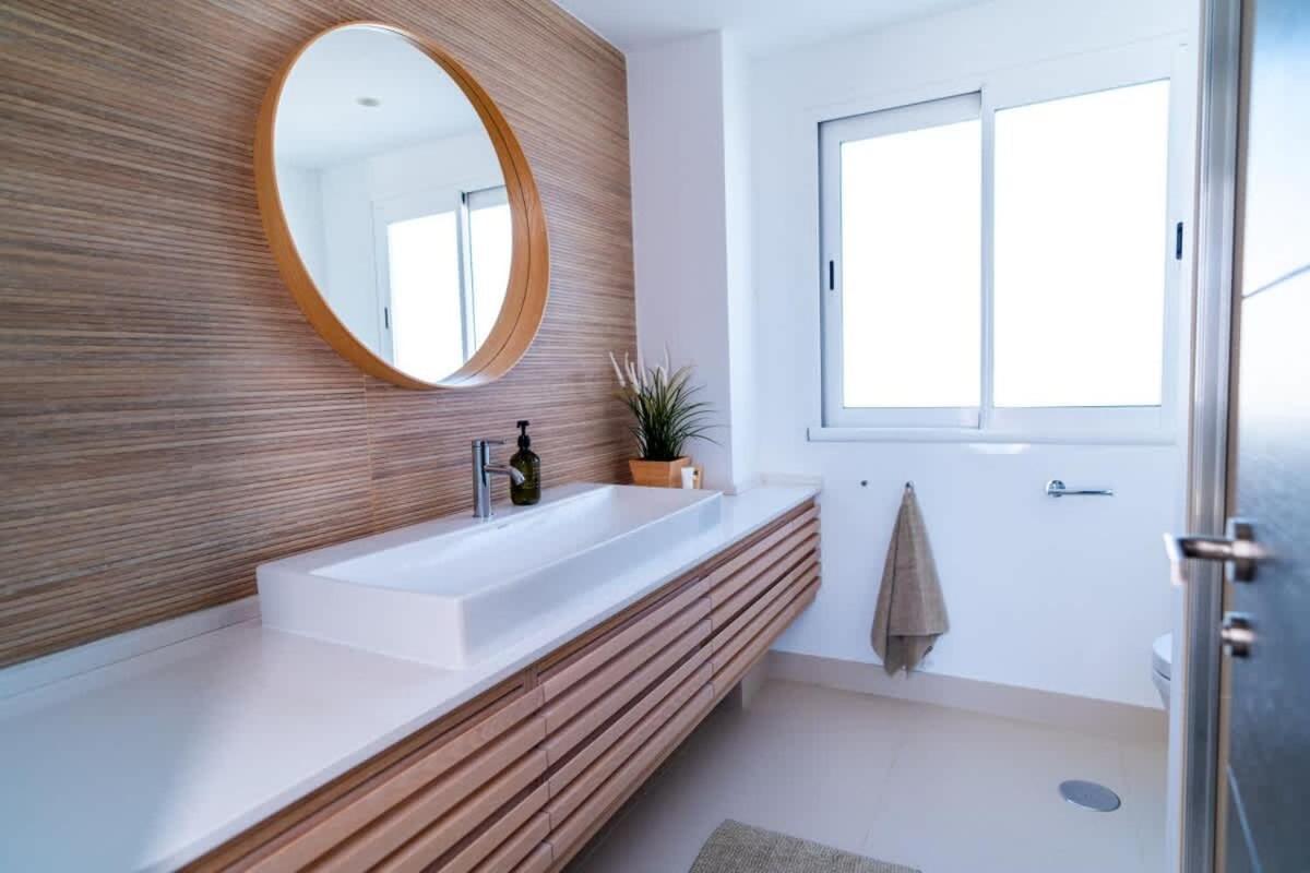 דירות מארבלה Seaside Elegance With Sea View מראה חיצוני תמונה