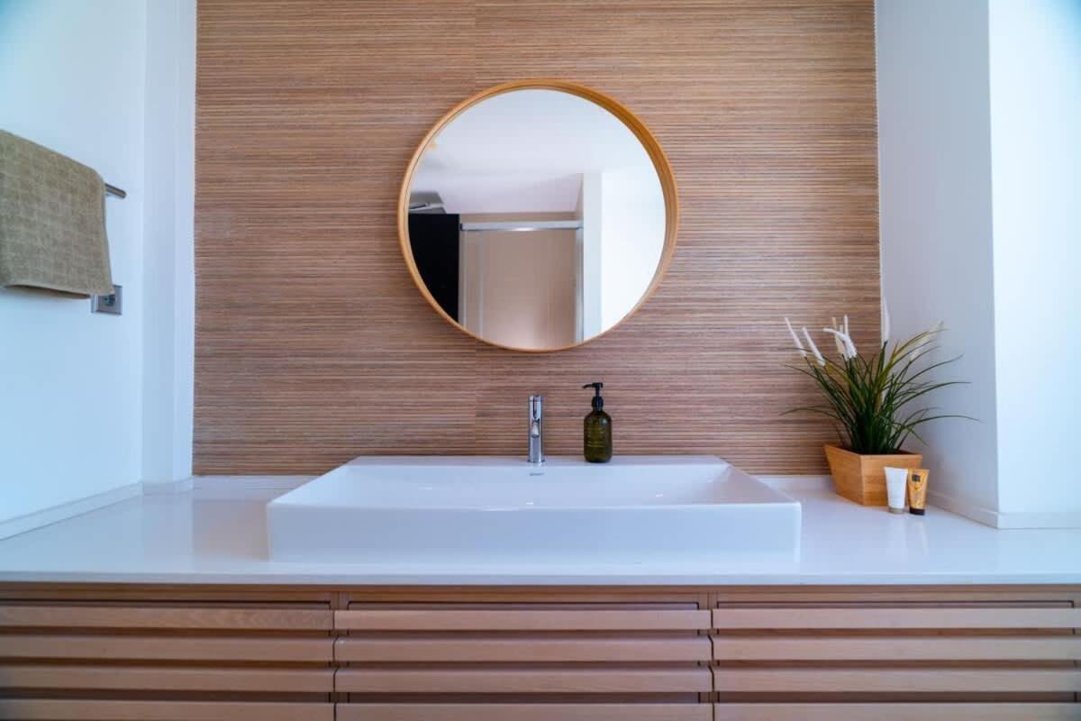דירות מארבלה Seaside Elegance With Sea View מראה חיצוני תמונה