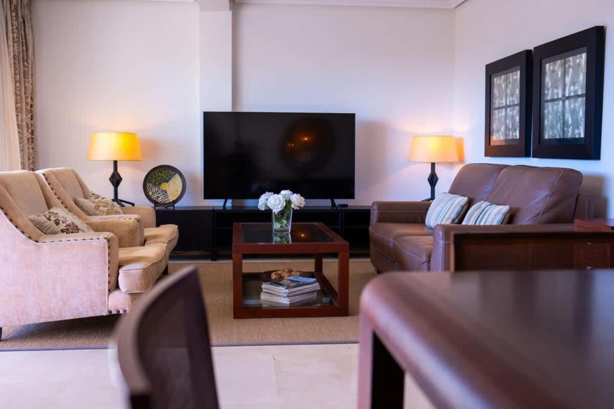 דירות מארבלה Seaside Elegance With Sea View מראה חיצוני תמונה