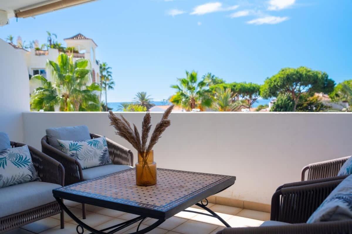 דירות מארבלה Seaside Elegance With Sea View מראה חיצוני תמונה