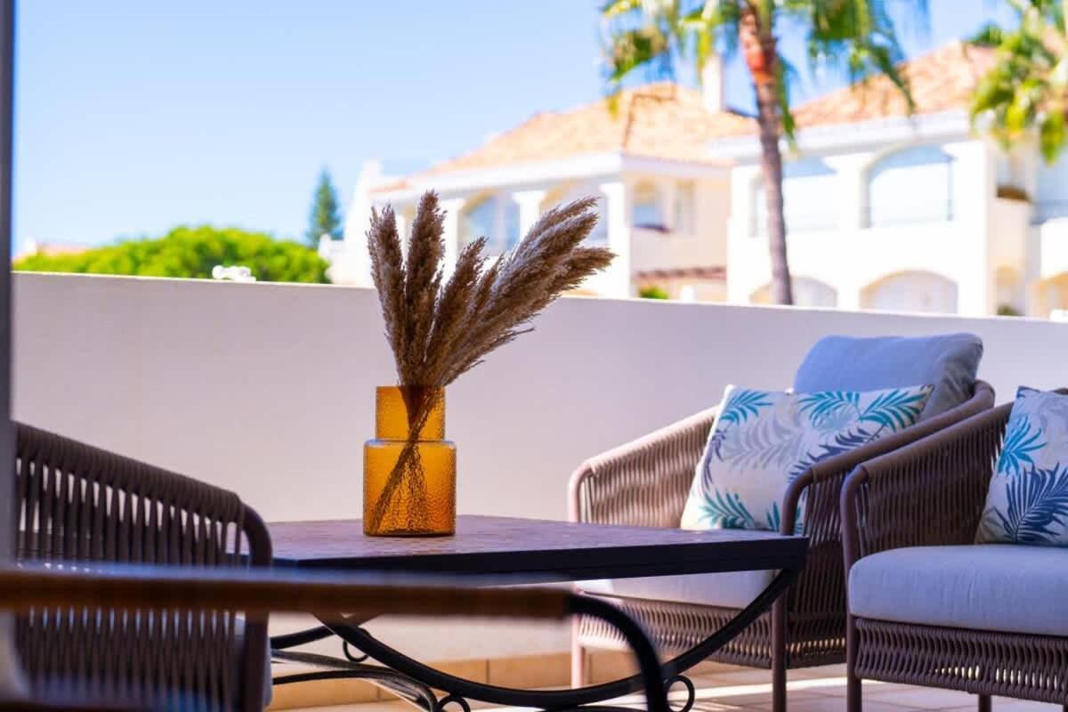 דירות מארבלה Seaside Elegance With Sea View מראה חיצוני תמונה