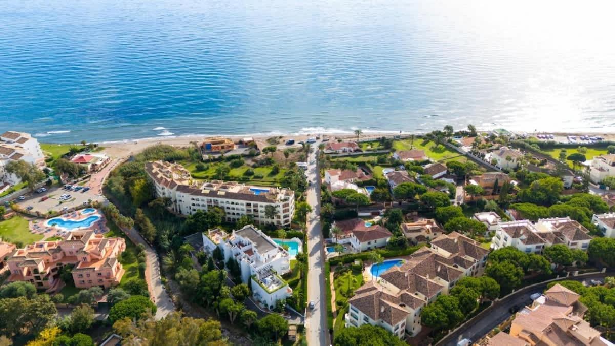 דירות מארבלה Seaside Elegance With Sea View מראה חיצוני תמונה