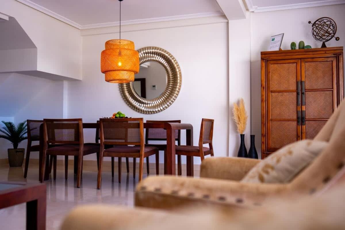 דירות מארבלה Seaside Elegance With Sea View מראה חיצוני תמונה
